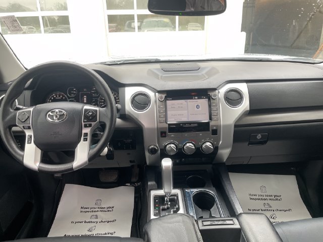 Used 2020 Toyota Tundra SR5 w/ SR5 Upgrade Package AWD/4WD image 13
