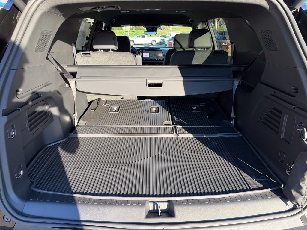 New 2027 Chevrolet Traverse LT w/ Midnight/Sport Edition AWD/4WD image 36