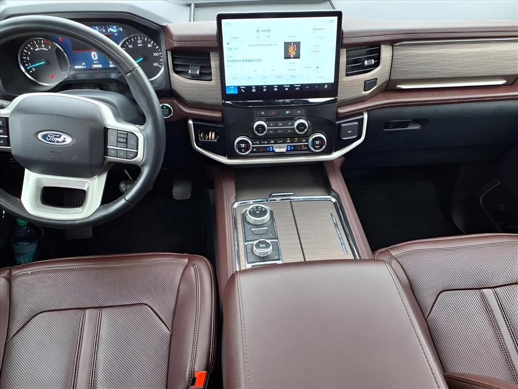 Used 2024 Ford Expedition Limited image 4