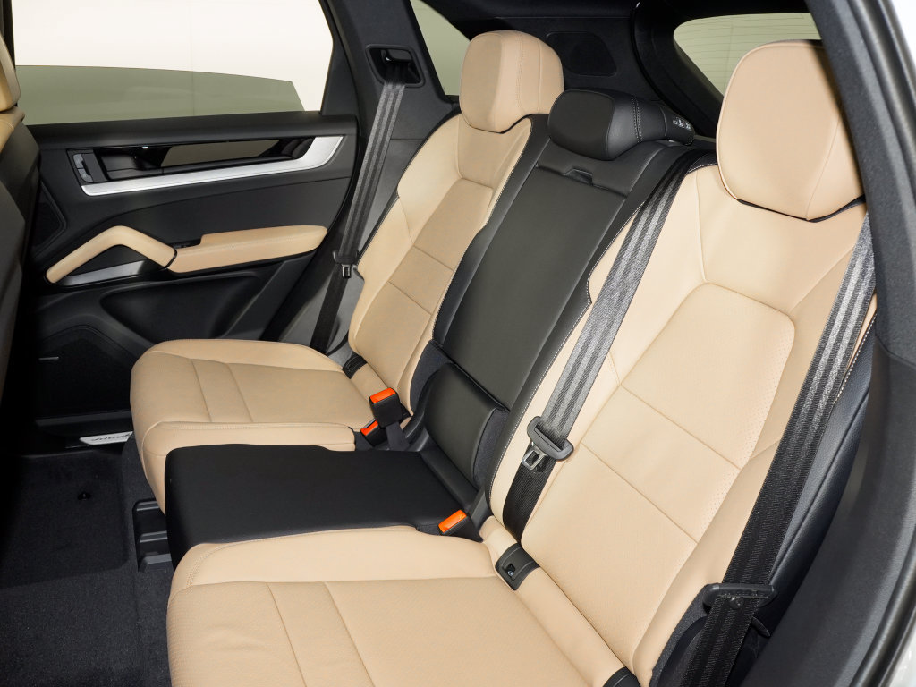 New 2026 Porsche Cayenne AWD/4WD image 33
