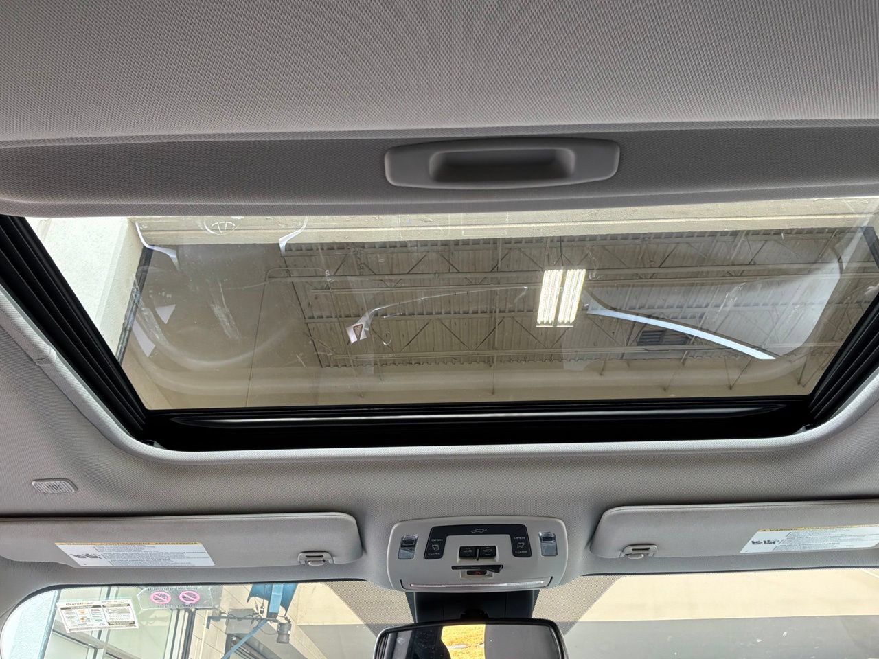 Used 2026 Toyota Sienna XLE FWD image 23