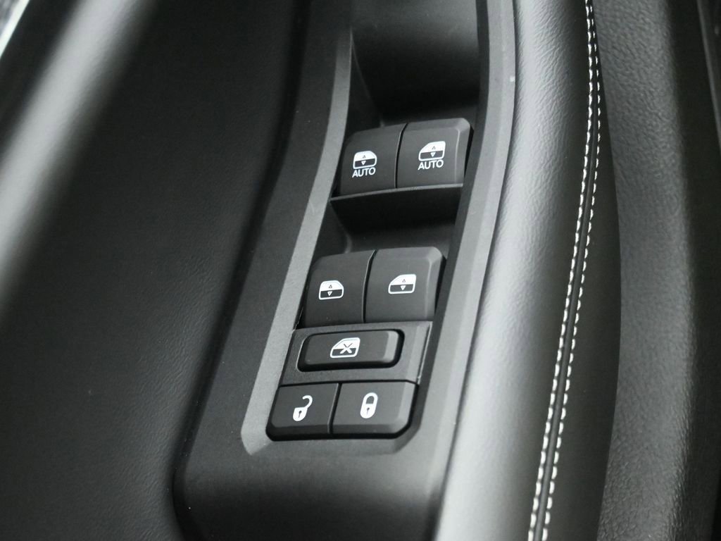 New 2025 Jeep Grand Cherokee L Laredo image 25