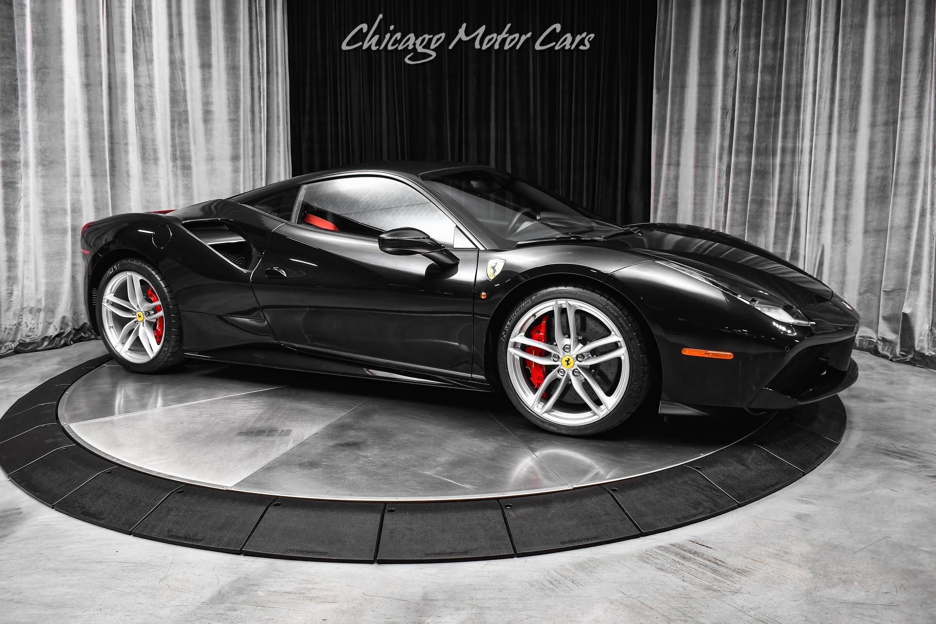Used 2018 Ferrari 488 GTB RWD image 6