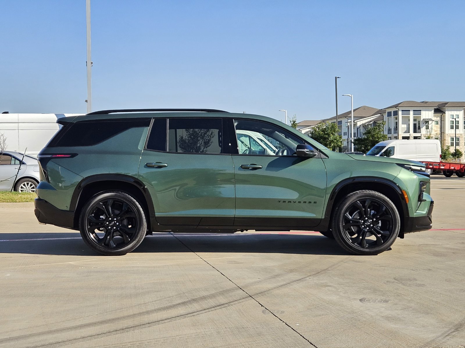 New 2027 Chevrolet Traverse RS w/ LPO, Floor Liner Package FWD image 7