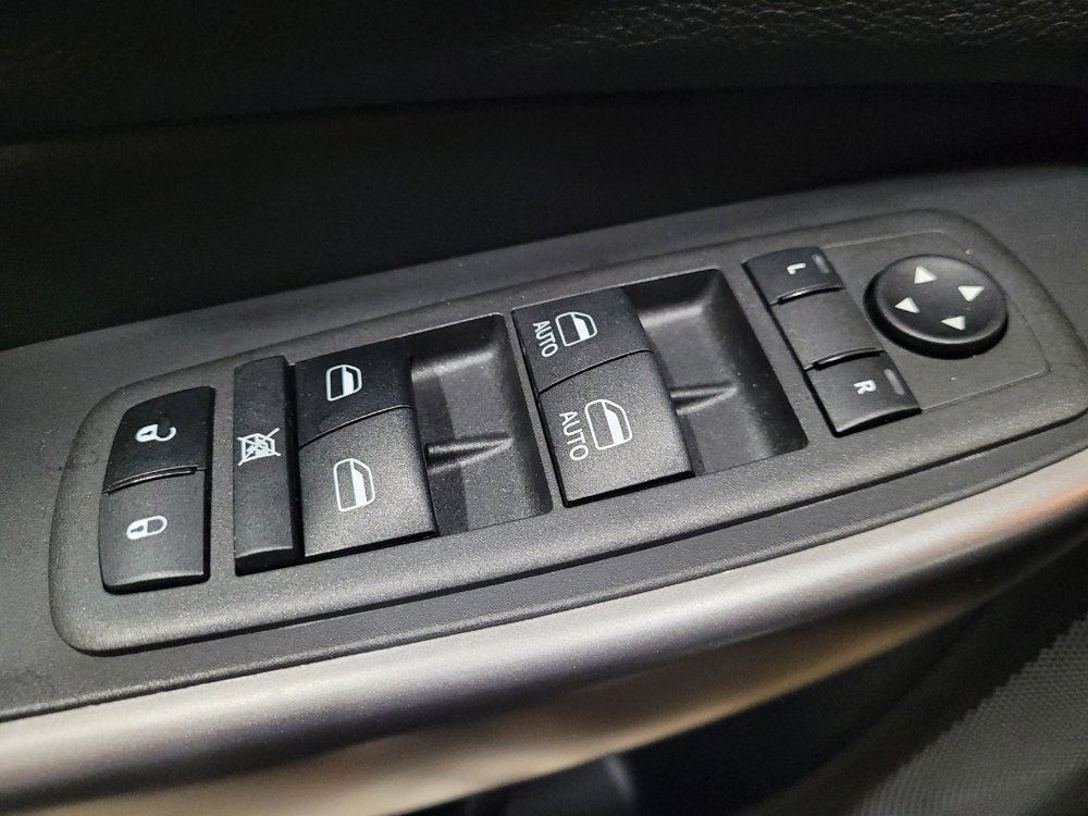 Used 2022 Jeep Cherokee Limited image 27