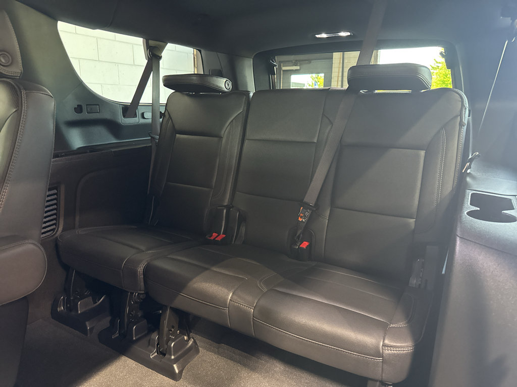 Used 2025 Chevrolet Suburban High Country AWD/4WD image 12