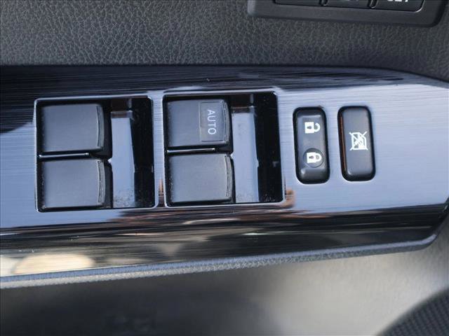 Used 2018 Toyota RAV4 Limited AWD/4WD image 12