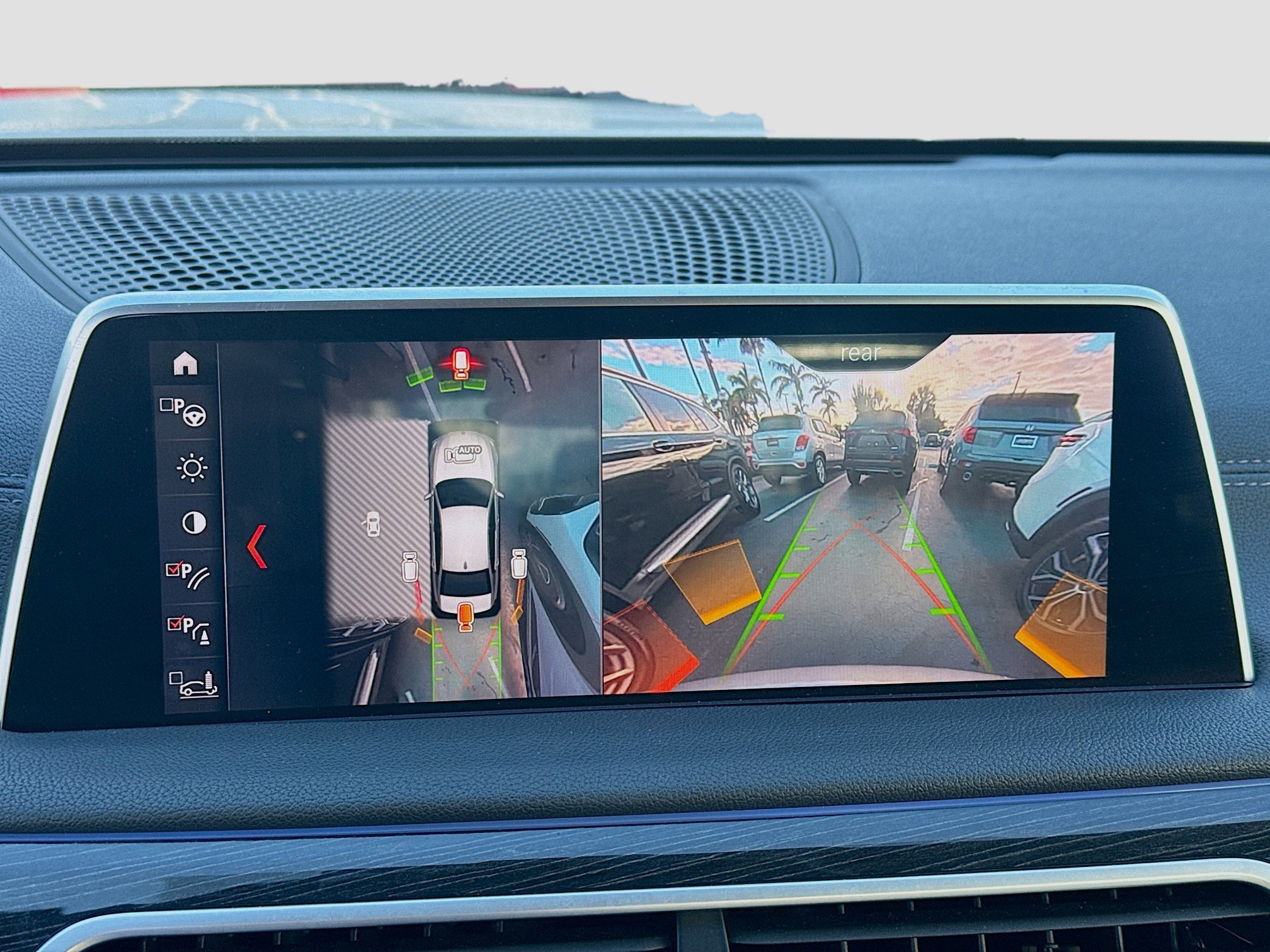 Used 2019 BMW 750i w/ M Sport Package image 12