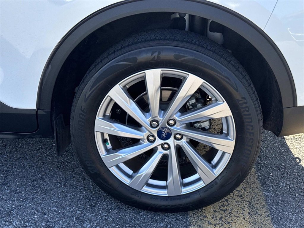 Used 2022 Ford Escape Titanium w/ Titanium Elite Package image 9