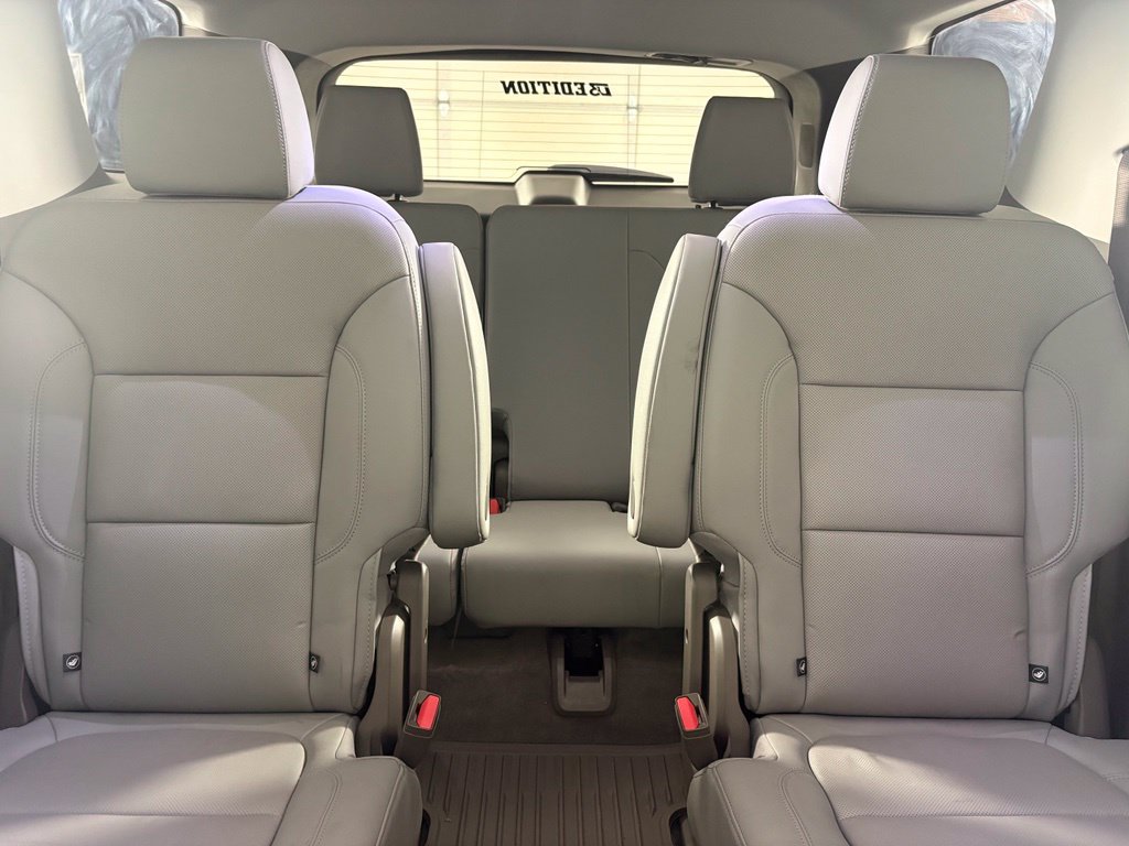 Used 2020 Chevrolet Traverse Premier AWD/4WD image 47
