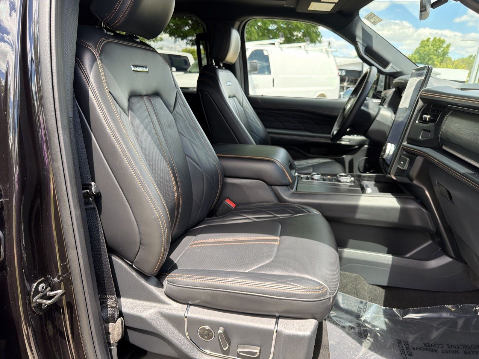 Used 2024 Ford Expedition Max Platinum AWD/4WD image 27
