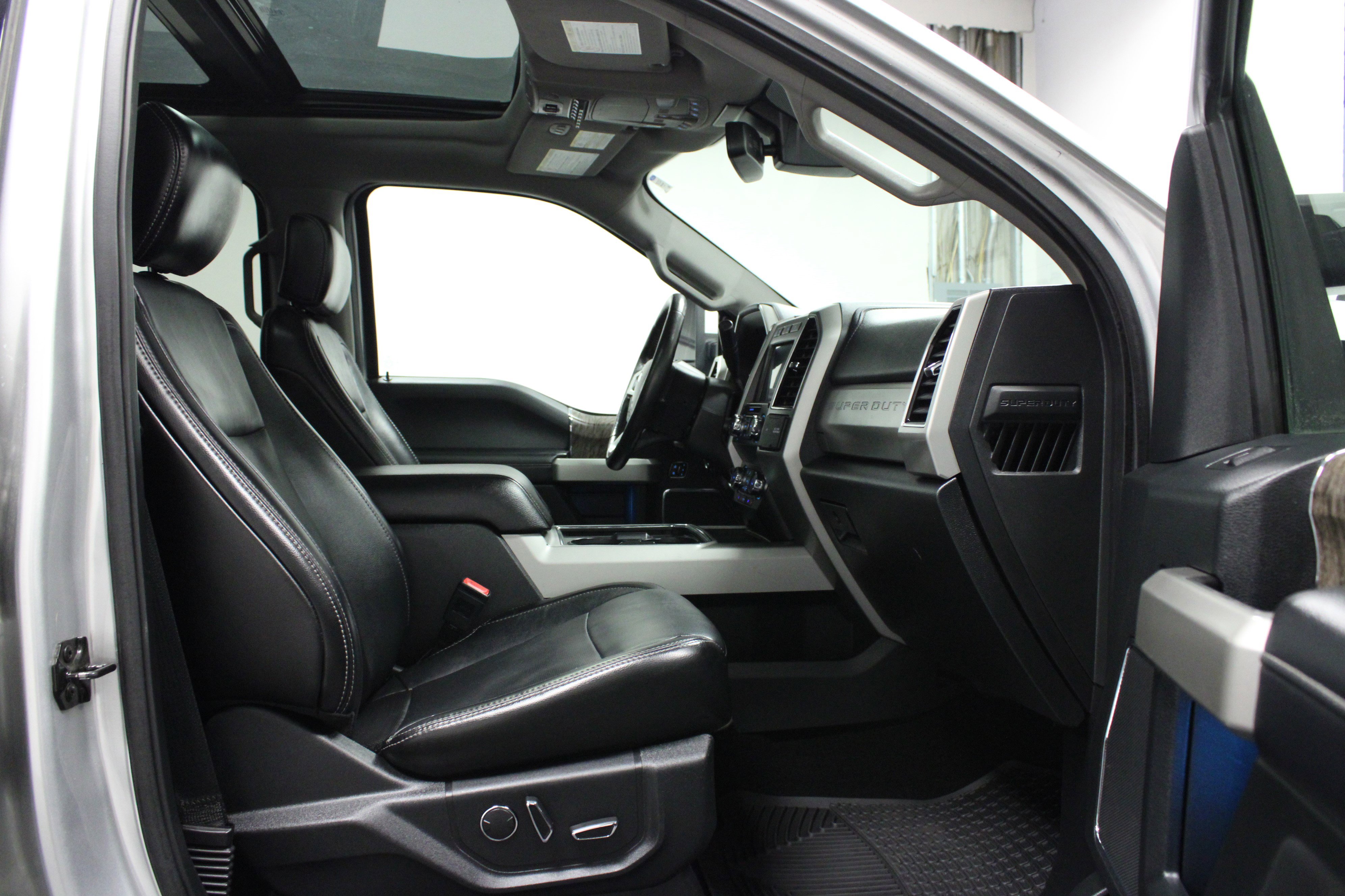 Used 2019 Ford F250 Lariat w/ Lariat Ultimate Package image 12