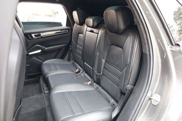 Used 2023 Porsche Cayenne Turbo AWD/4WD image 22