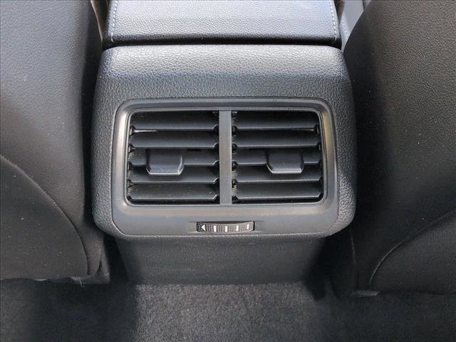 Used 2017 Volkswagen Golf S image 18