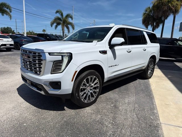 New 2026 GMC Yukon XL Denali w/ Denali Reserve Package AWD/4WD image 4