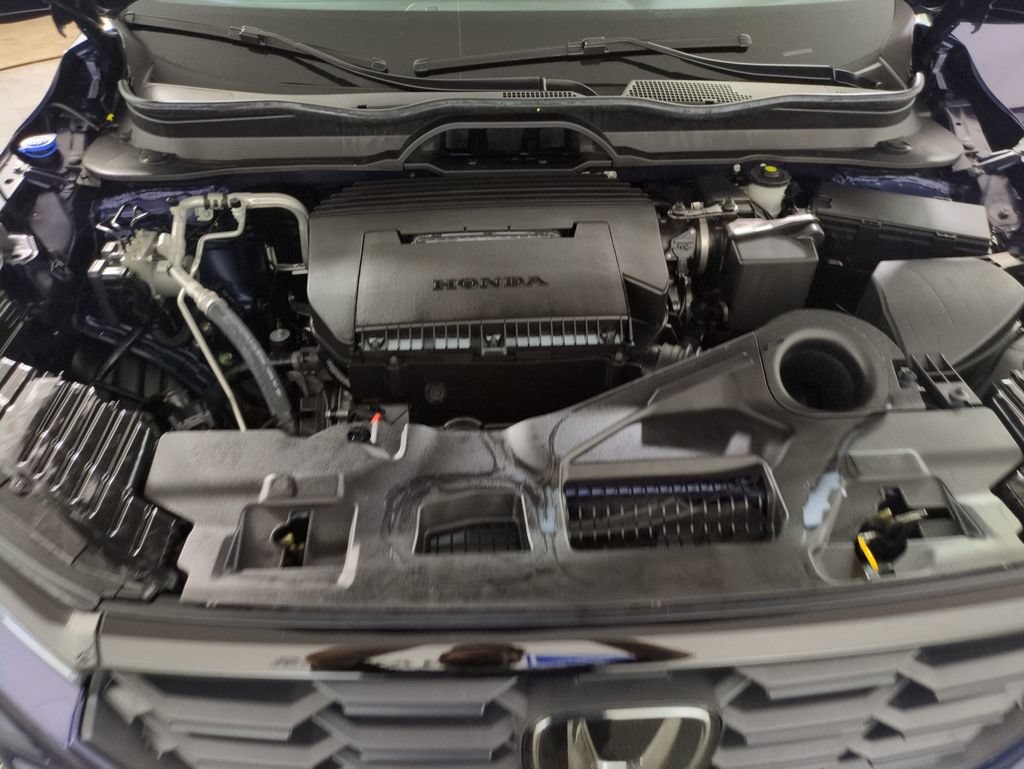 Used 2025 Honda Pilot Sport image 20
