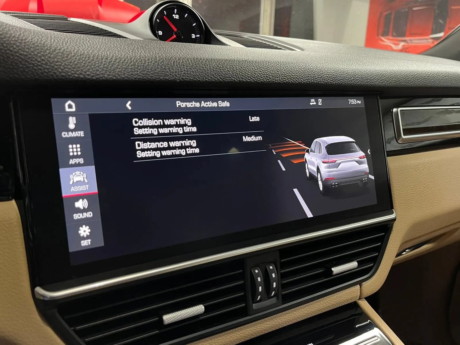 Used 2019 Porsche Cayenne AWD/4WD image 14