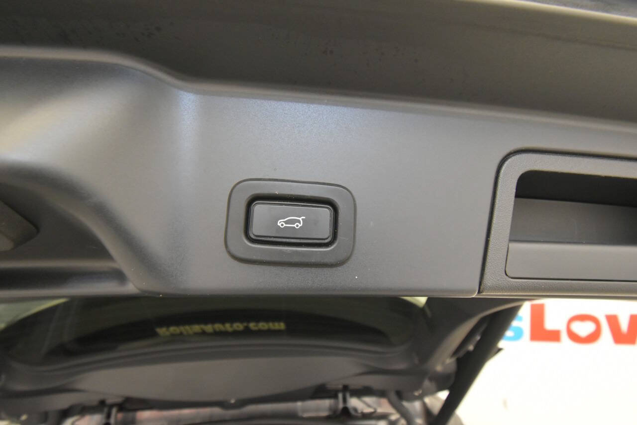 Used 2020 Land Rover Range Rover Evoque SE AWD/4WD image 37