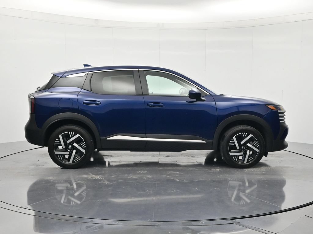 Used 2025 Nissan Kicks SV FWD image 4