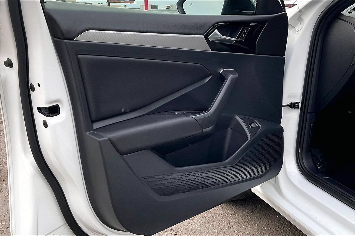 Used 2019 Volkswagen Jetta R-Line w/ R-Line Cold Weather Package FWD image 21