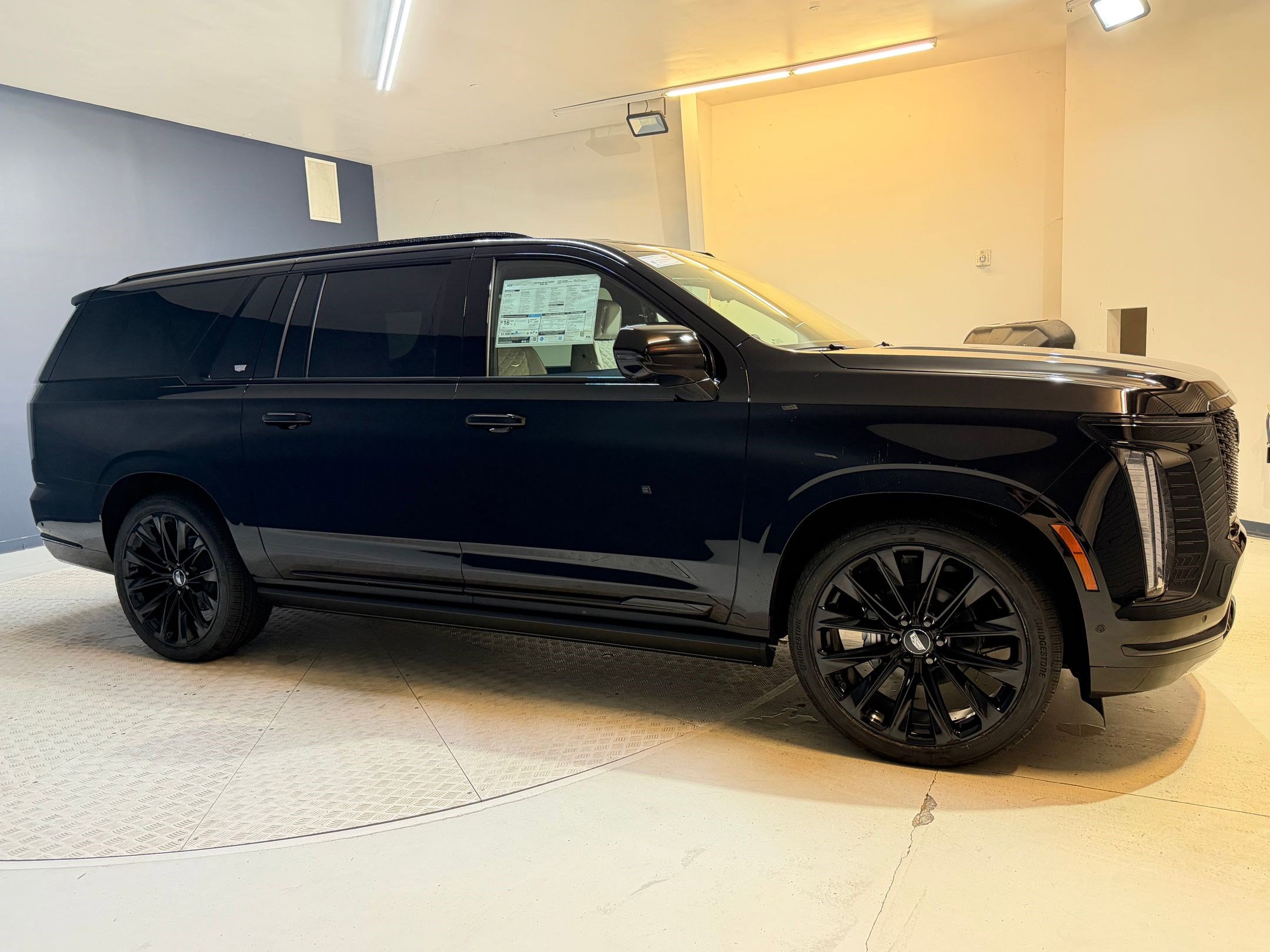 New 2026 Cadillac Escalade ESV Platinum Sport AWD/4WD image 6