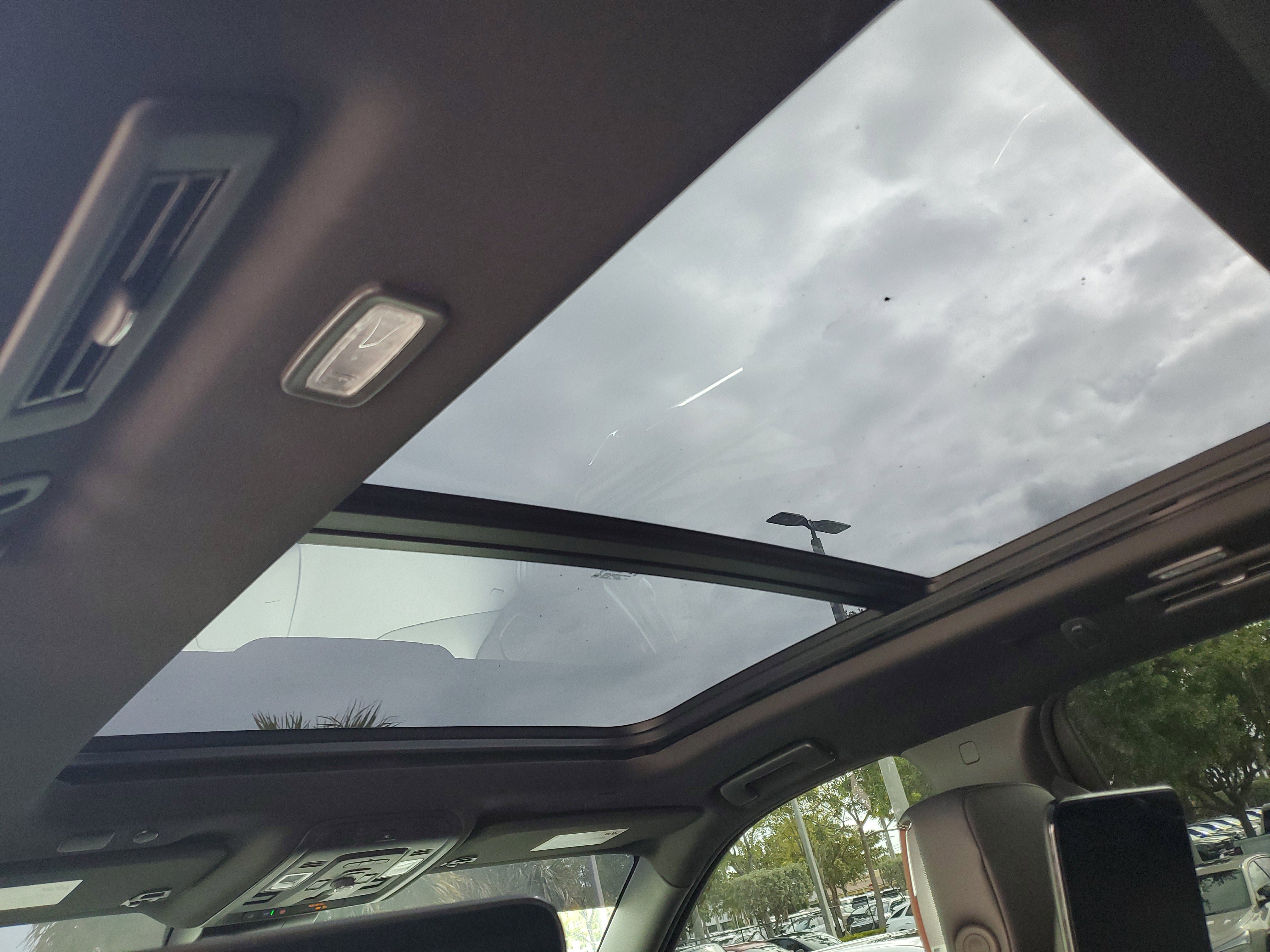 Certified 2023 GMC Yukon XL Denali Ultimate w/ LPO, Floor Liner Package AWD/4WD image 15