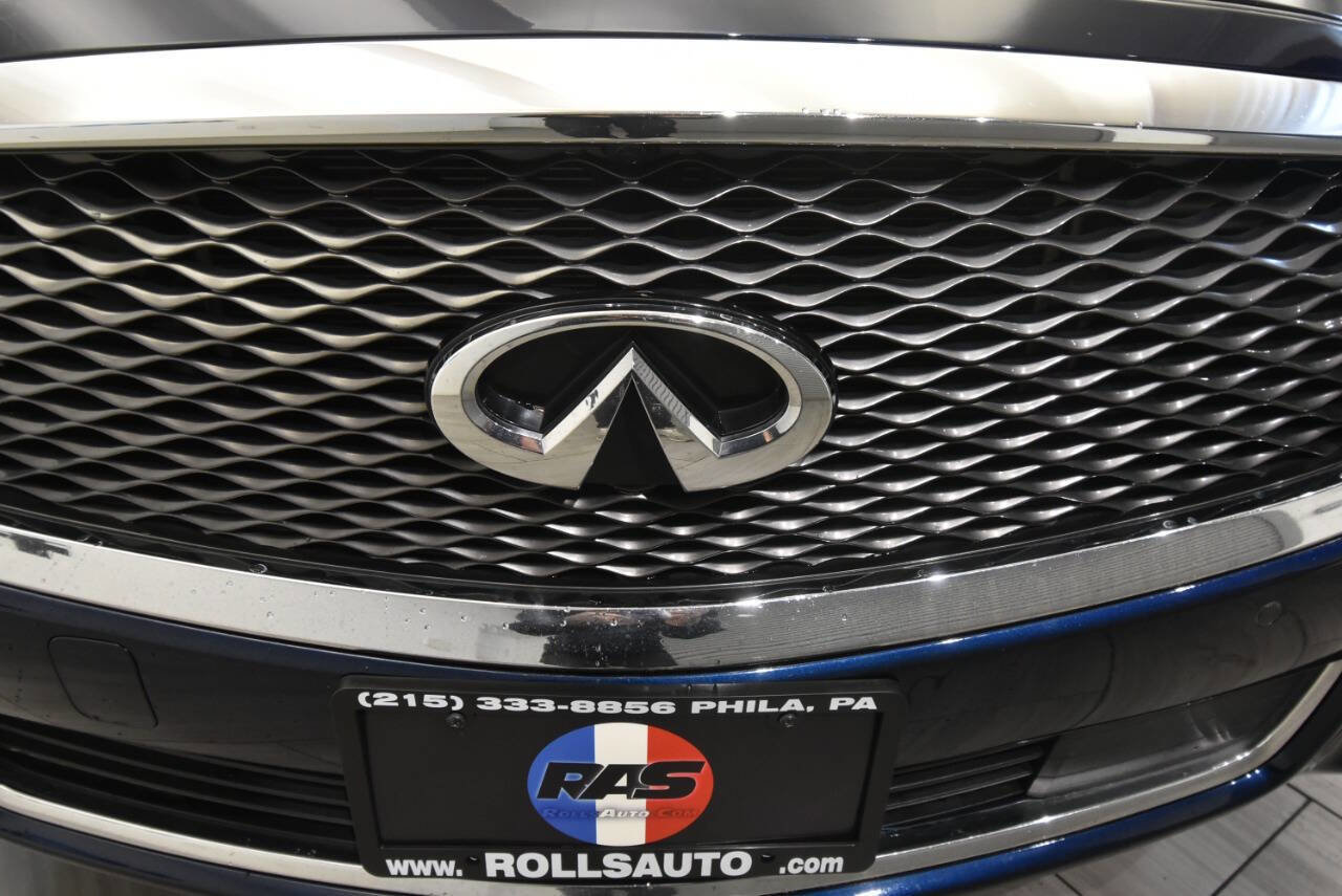 Used 2016 INFINITI Q70 L 3.7 w/ Technology Package image 9