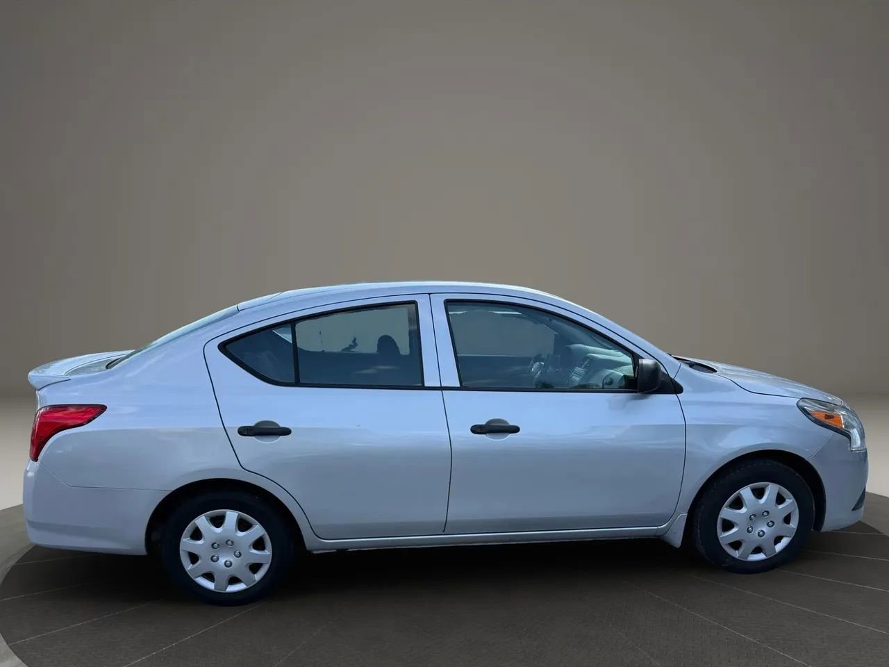 Used 2015 Nissan Versa S Plus image 6