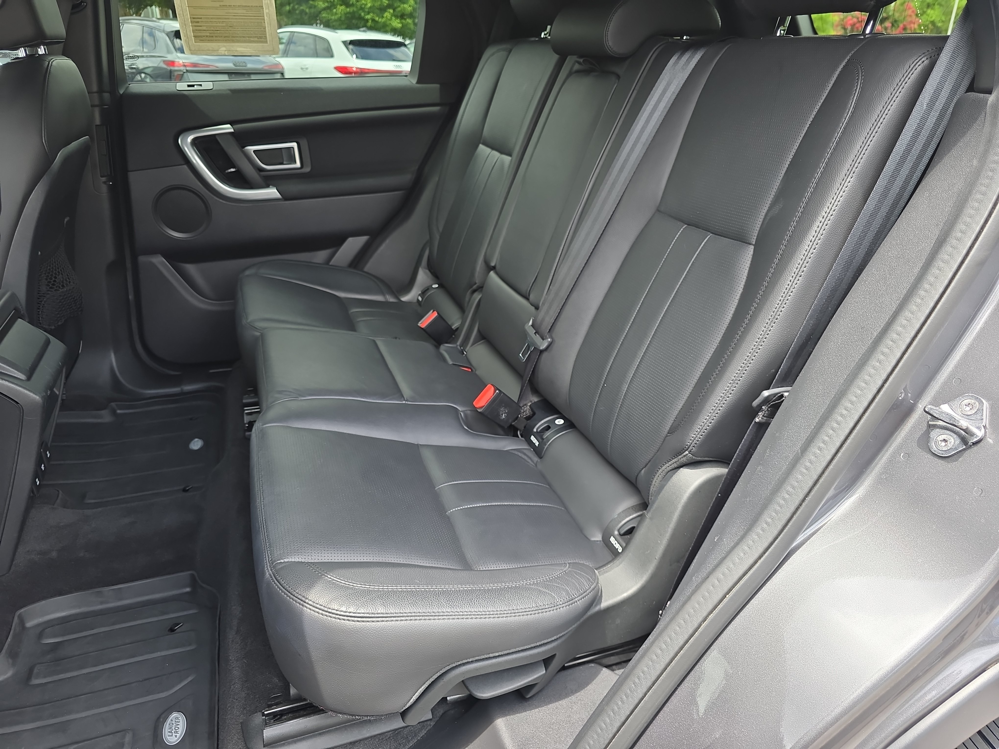 Used 2019 Land Rover Discovery Sport AWD/4WD image 14