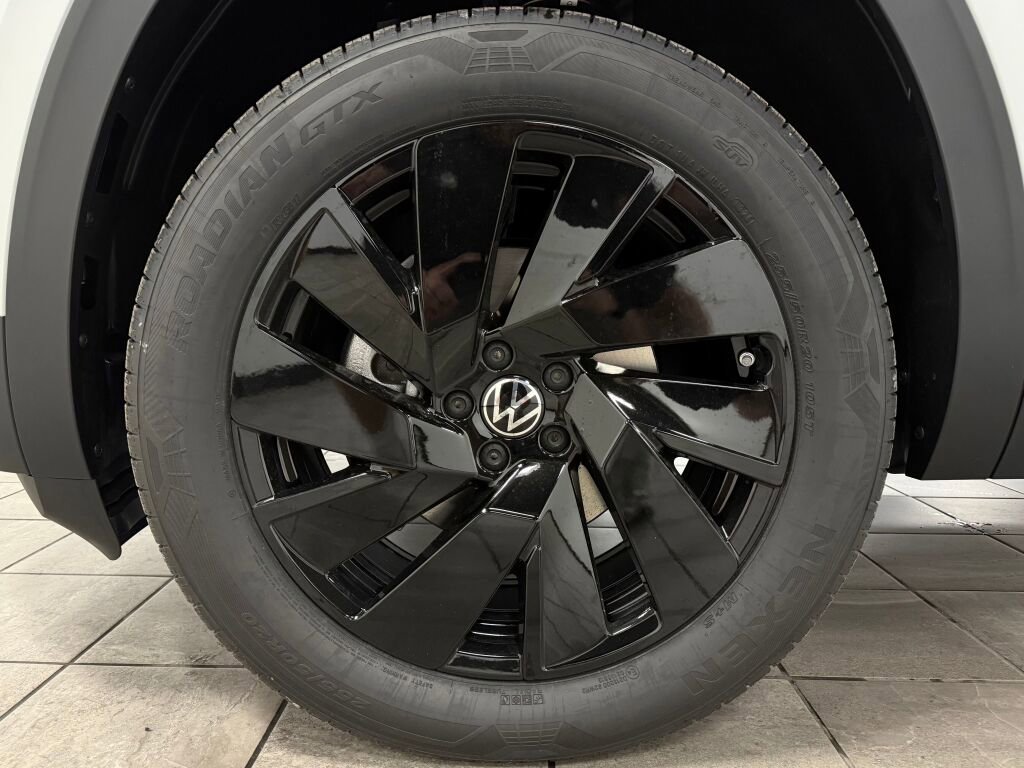 New 2026 Volkswagen Atlas Cross Sport SE image 21