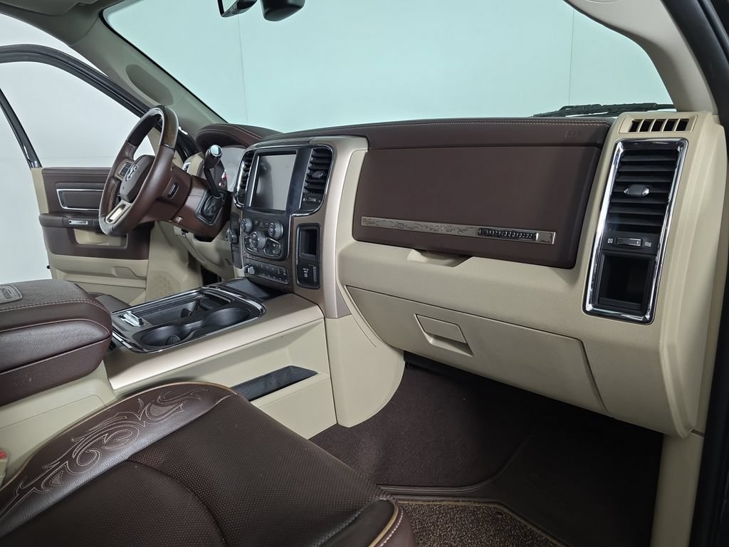 Used 2017 RAM 3500 Laramie Longhorn w/ Snow Chief Group AWD/4WD image 32