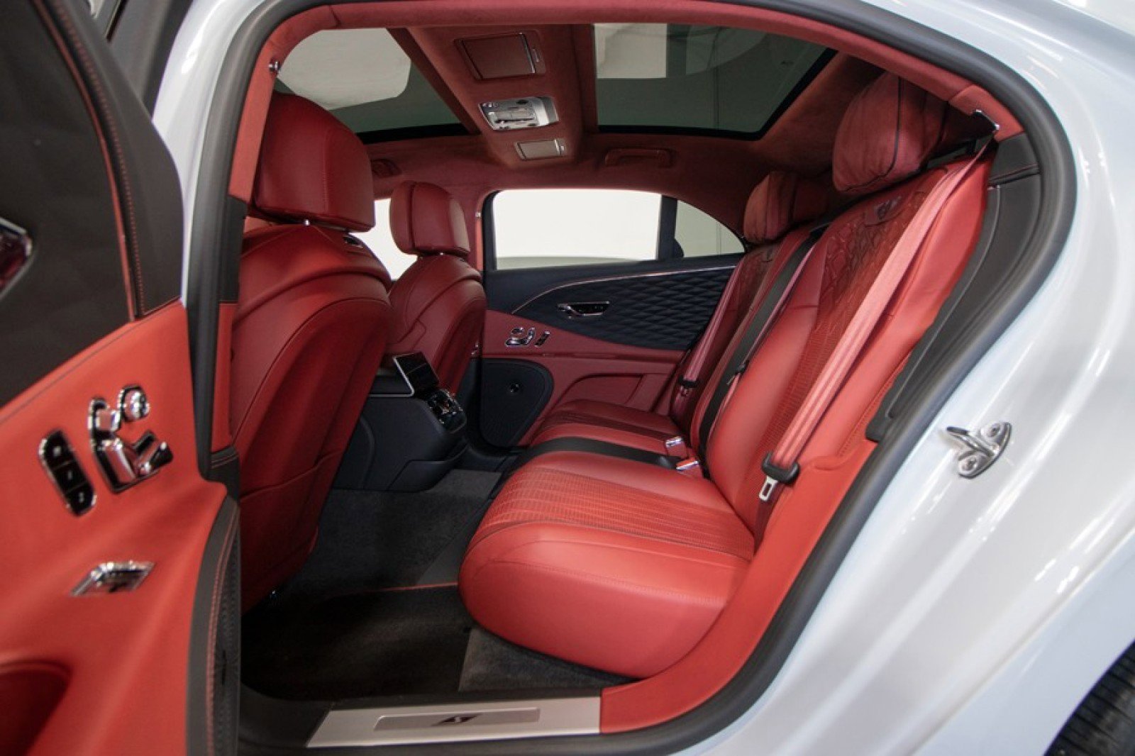 Used 2023 Bentley Flying Spur Flying Spur image 43