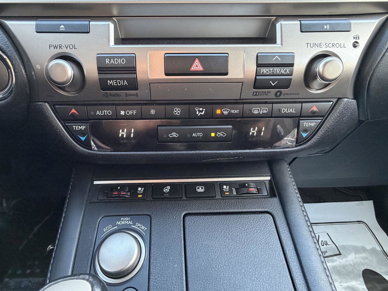 Used 2018 Lexus ES 350 w/ Luxury Package w/Wood Trim image 22