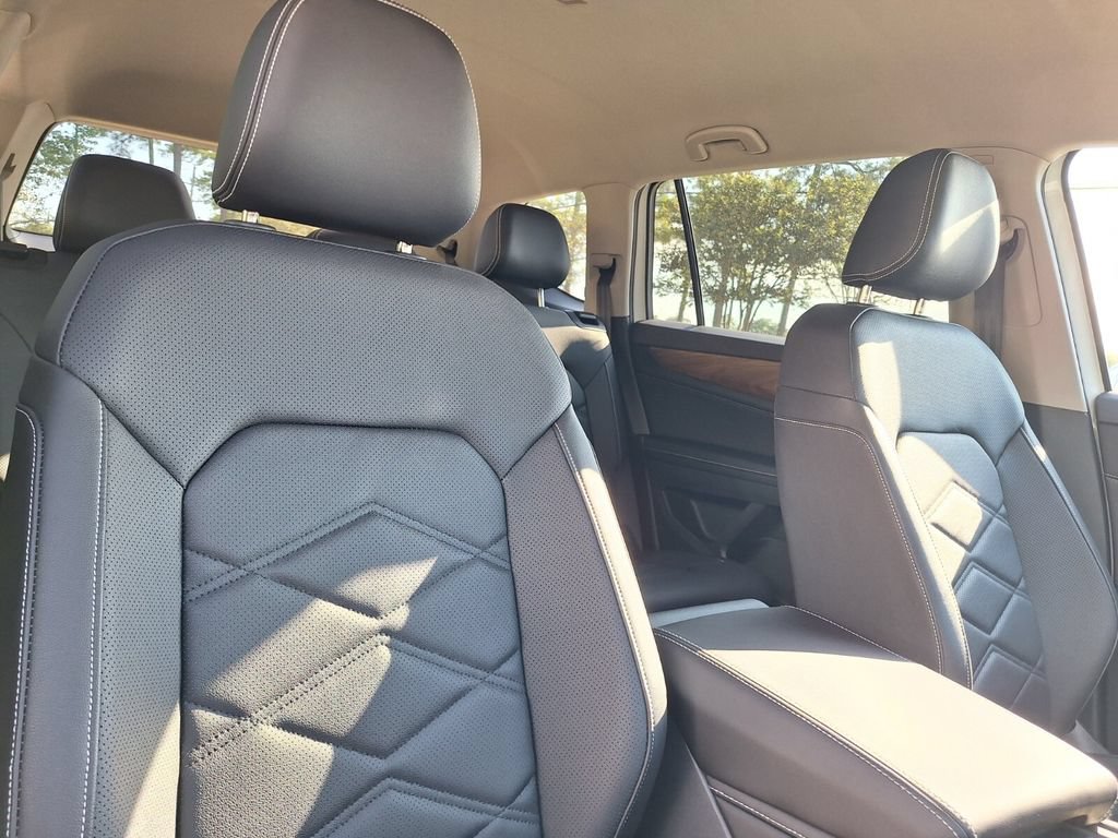 Used 2026 Volkswagen Atlas SE FWD image 25