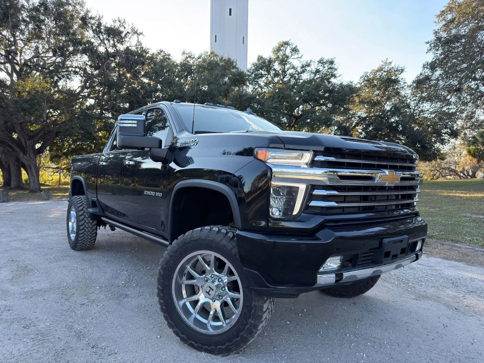 Used 2023 Chevrolet Silverado 2500 High Country w/ Safety Package II image 37