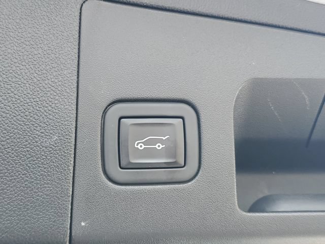 Certified 2024 Cadillac XT5 Sportv w/ LPO, Floor Liner Package AWD/4WD image 9