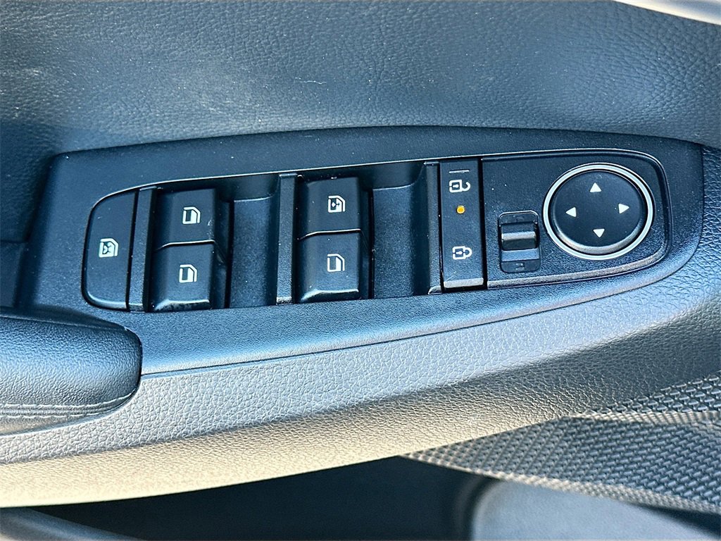 Certified 2025 Kia Seltos SX w/ SX Sunroof Package image 18