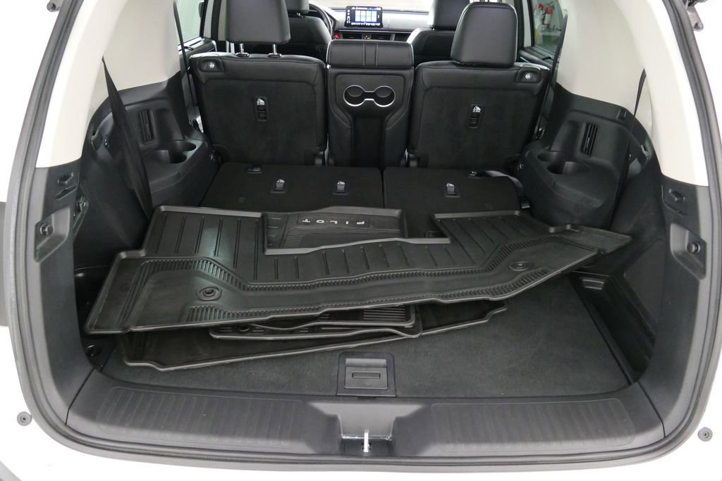 Used 2025 Honda Pilot Touring image 29