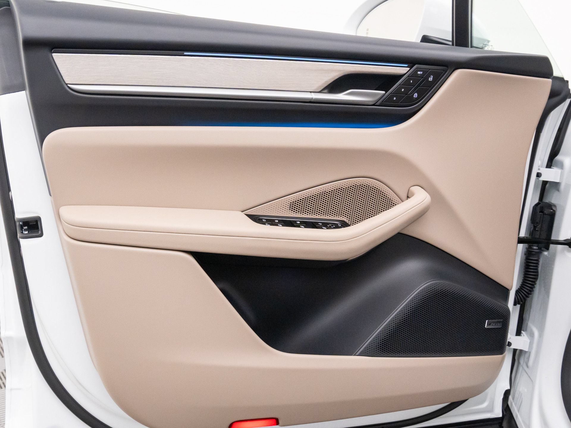 New 2026 Porsche Macan 4 Electric AWD/4WD image 14