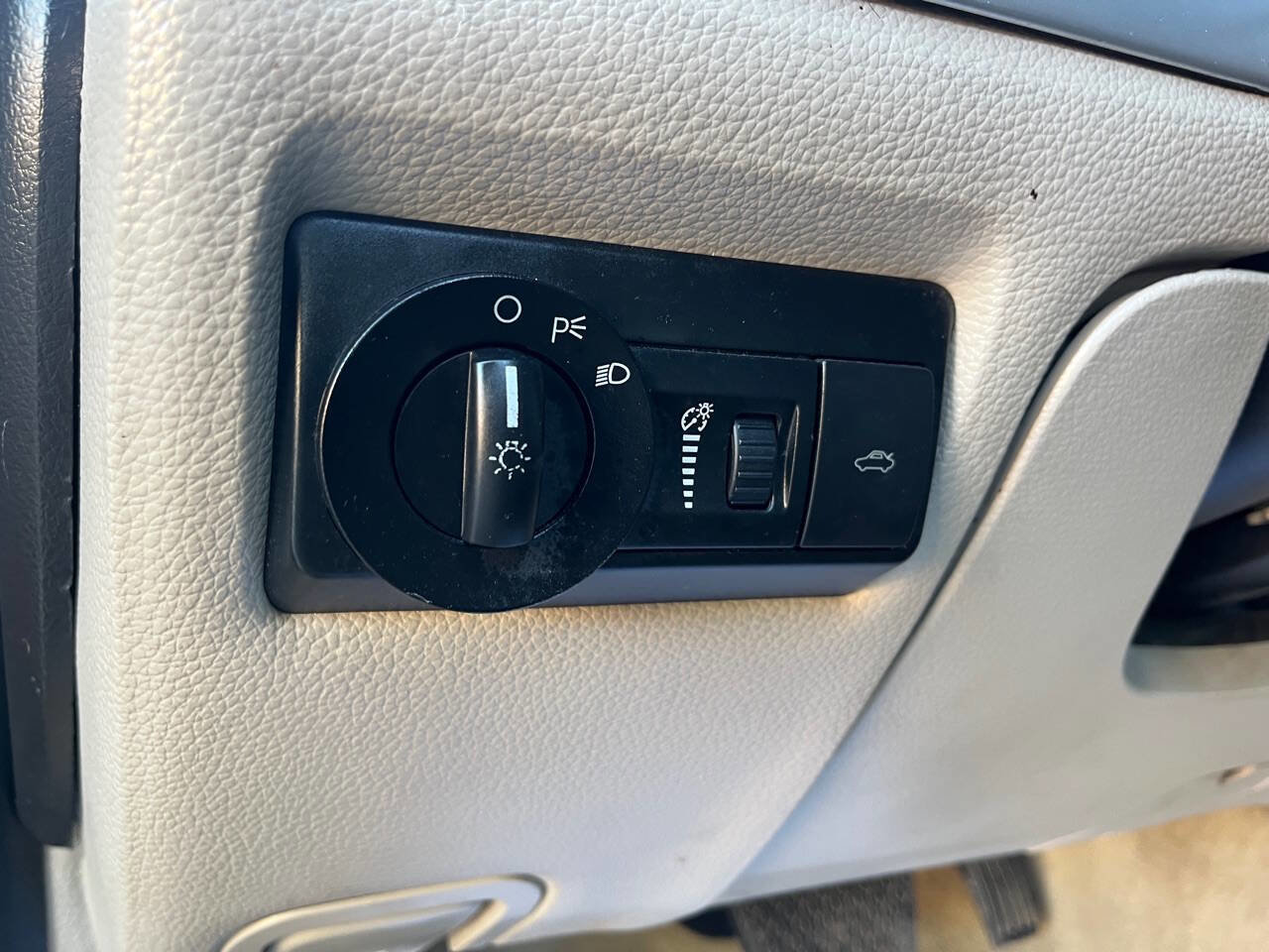 Used 2006 Mercury Milan Premier image 26