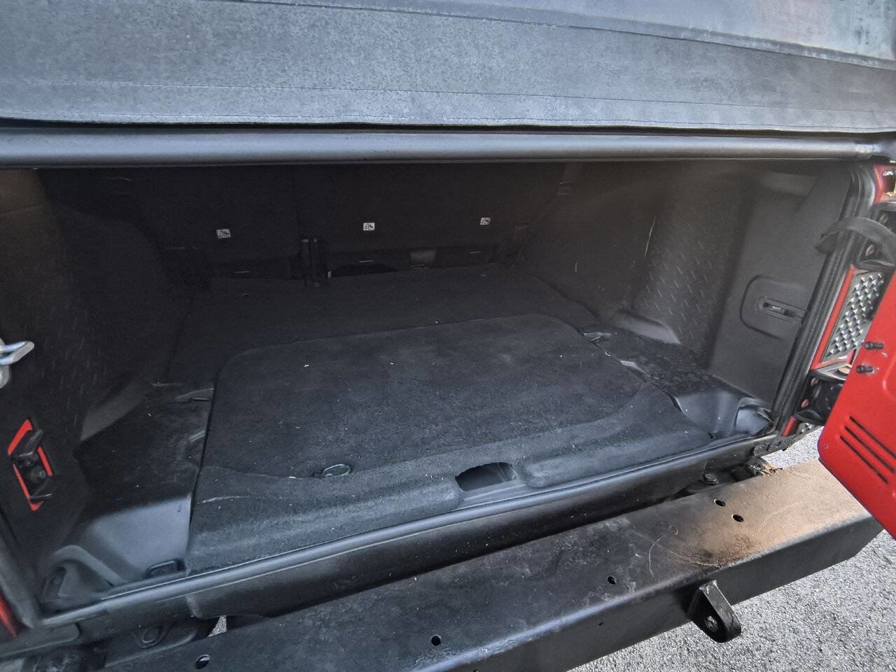 Used 2015 Jeep Wrangler Unlimited Sport image 25