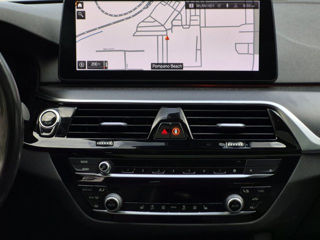 Used 2022 BMW 530i w/ M Sport Package RWD image 10