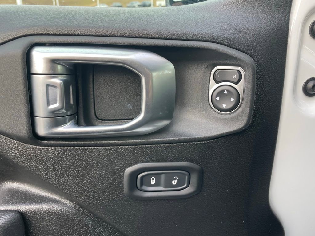 Used 2022 Jeep Gladiator Willys image 30