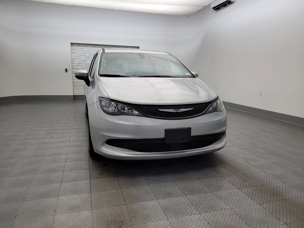 Used 2022 Chrysler Voyager LX FWD image 14