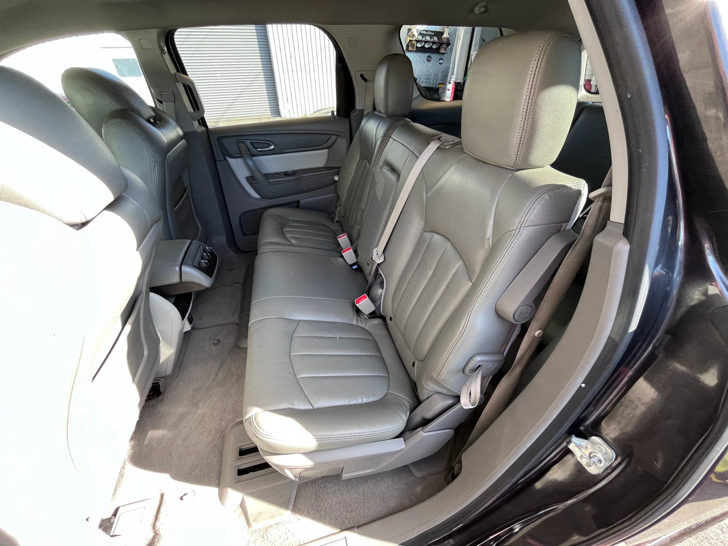 Used 2015 GMC Acadia SLE FWD image 10