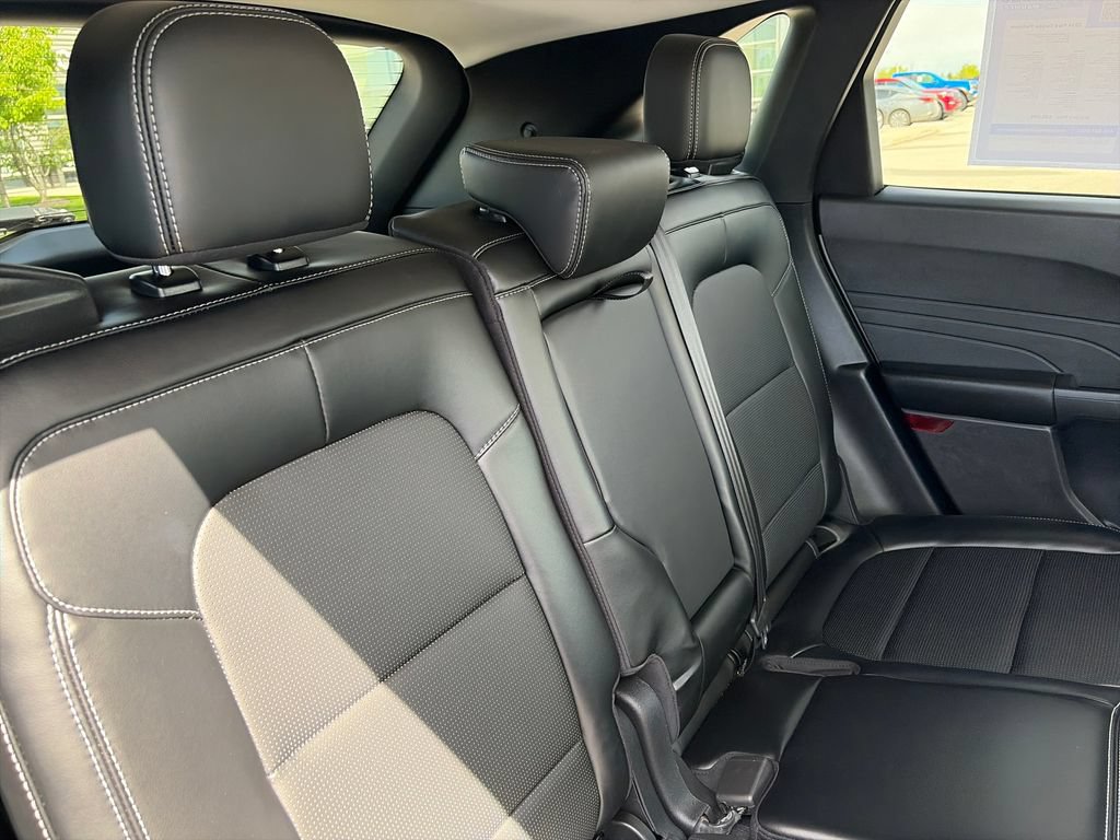 Used 2024 Ford Escape Platinum AWD/4WD image 34