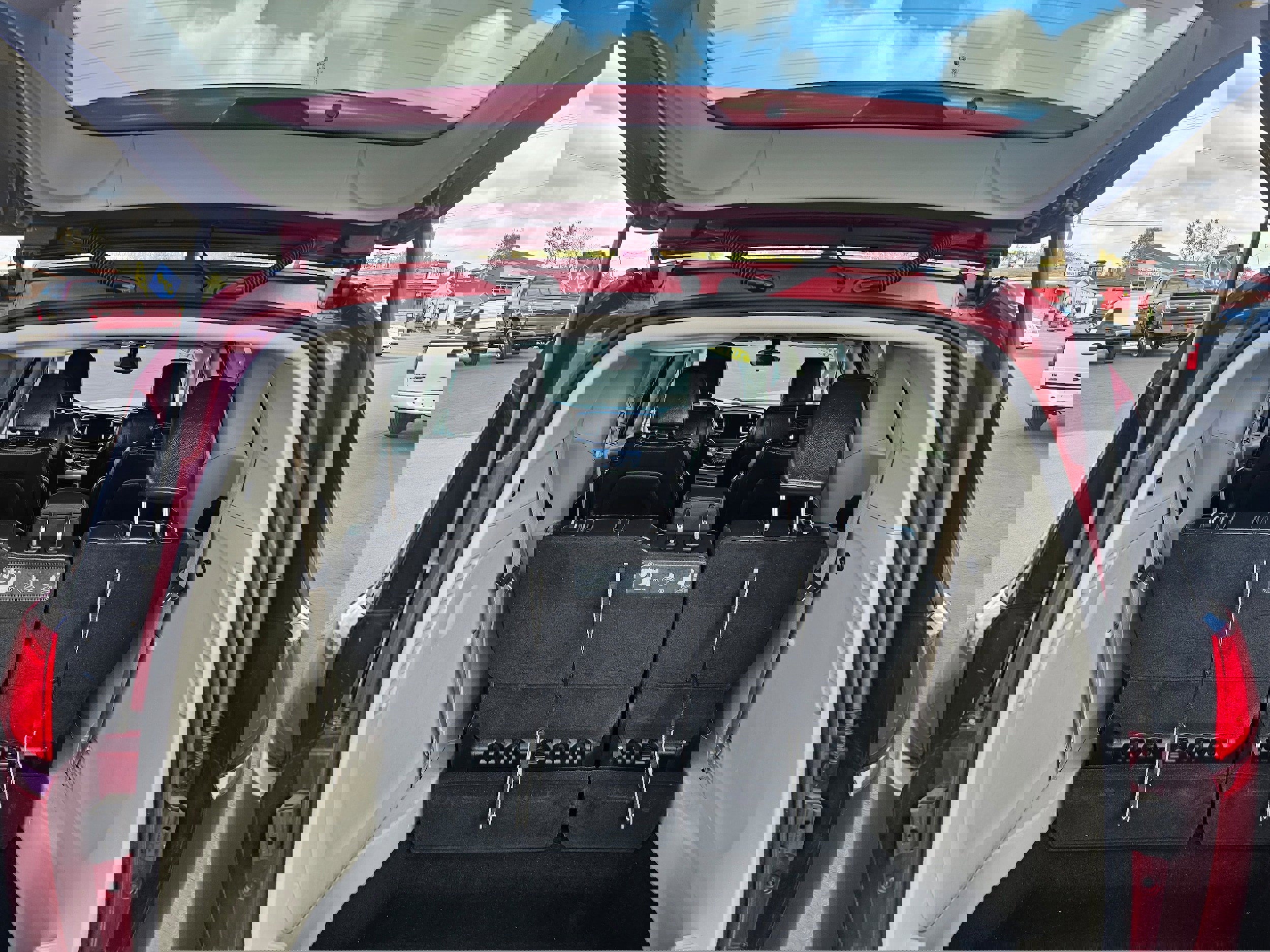 Used 2017 Chrysler Pacifica Touring-L image 18