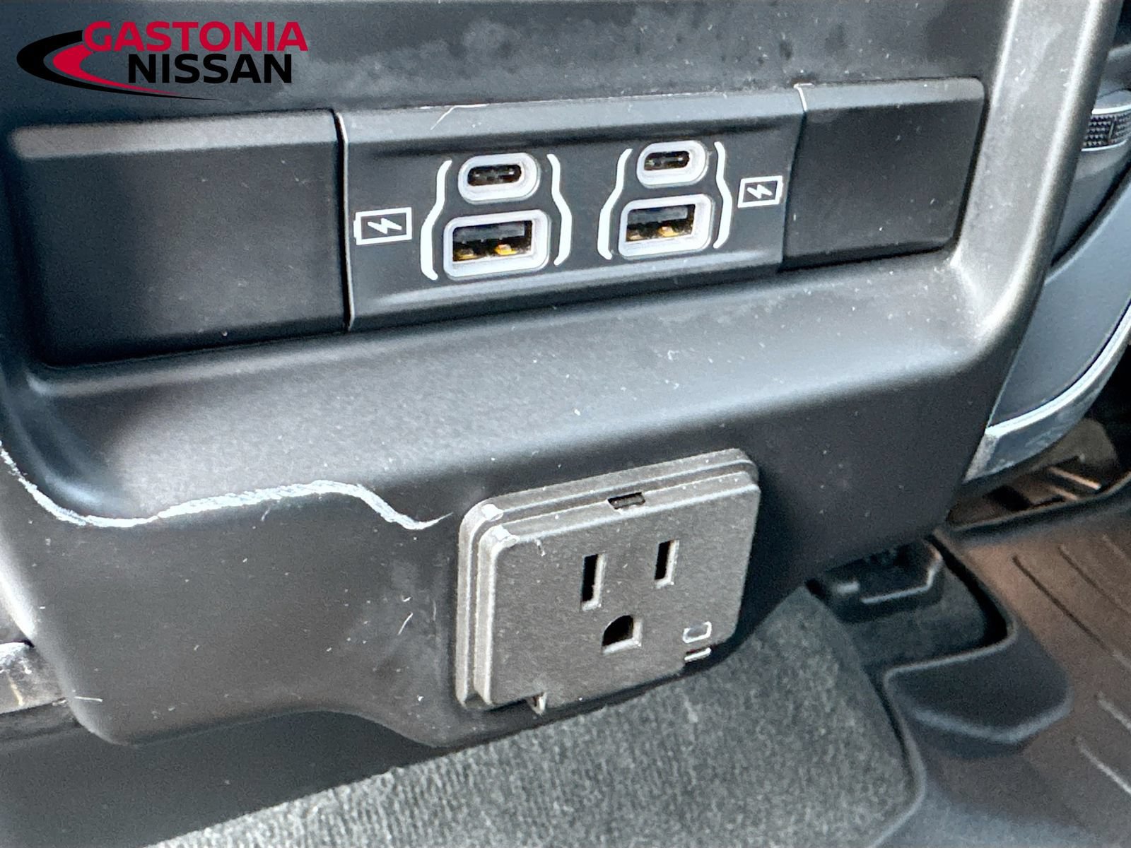 Used 2022 RAM 1500 Laramie w/ Sport Appearance Package AWD/4WD image 34