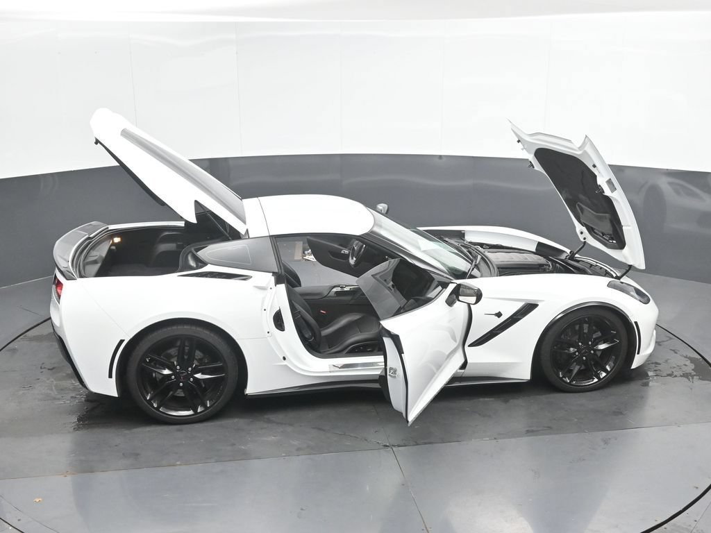 Used 2018 Chevrolet Corvette Stingray Coupe RWD image 50