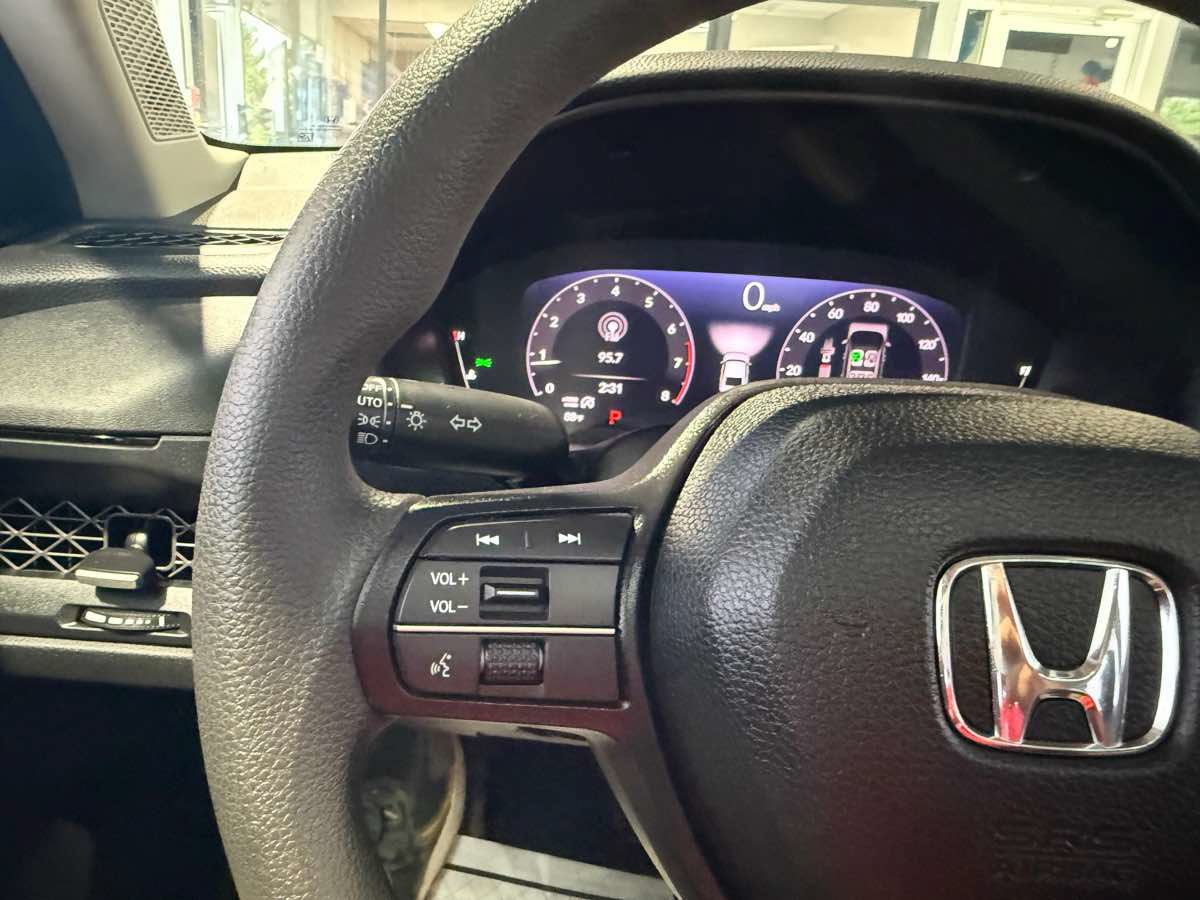 Used 2025 Honda Accord SE image 8